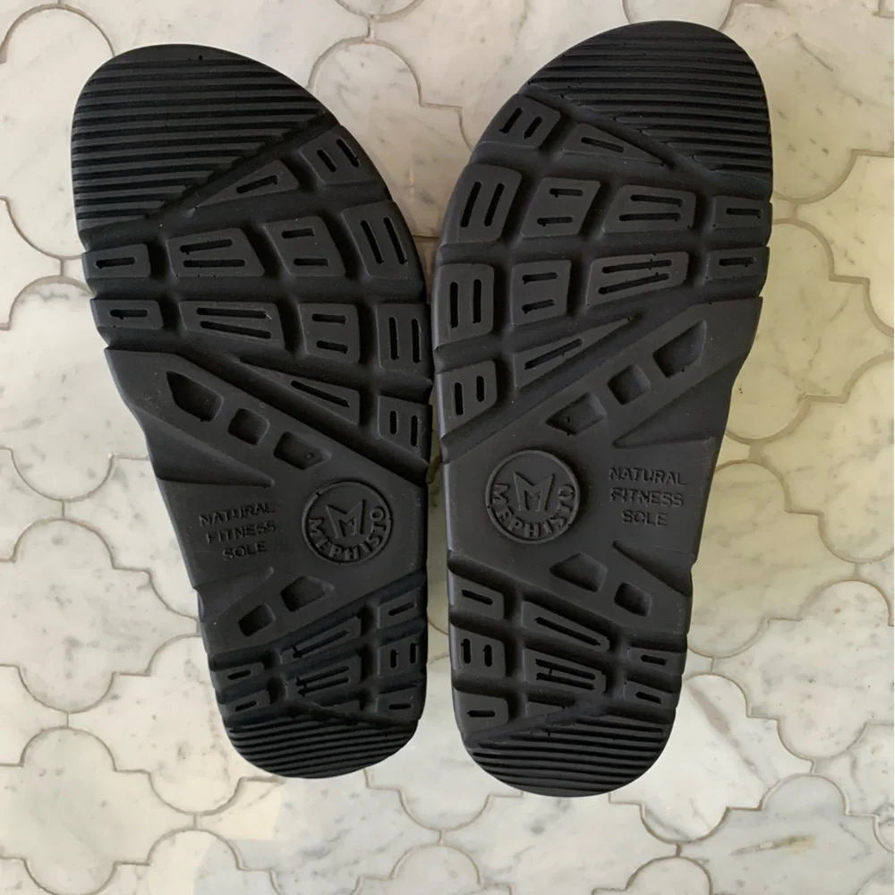 Mephisto Zach Fit size 8 (38) NWT